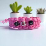 Egyedi névre szóló makramé parakord karkötő – betűs, fonott stílus