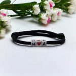 Paracord karkötő betűvel