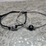 Páros karkötő - Betűs zsinórkarkötő