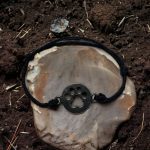 Kutyatappancs kutyás zsinórkarkötő