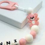 Neves gumilánc rózsaszín maci